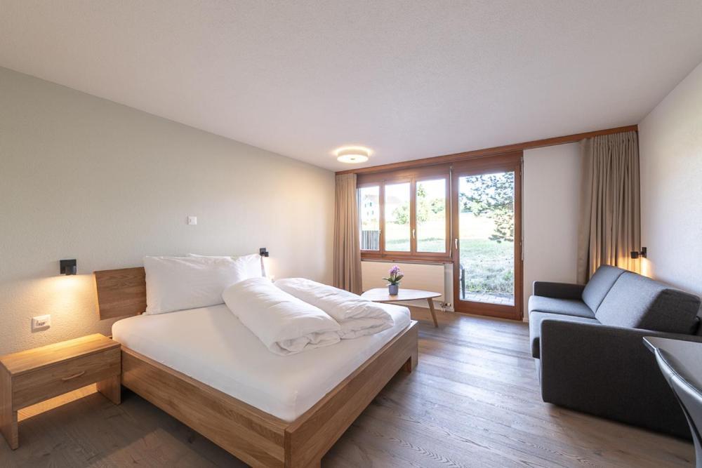Noah Hotel Ruti  Buitenkant foto